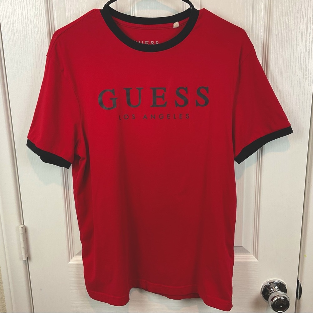 Pre-Owned Guess Los Angeles Men’s Red T-Shirt with Black Accents, Size M